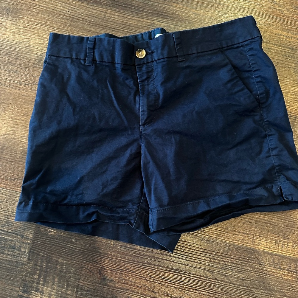 EUC mid rise 5” inseam